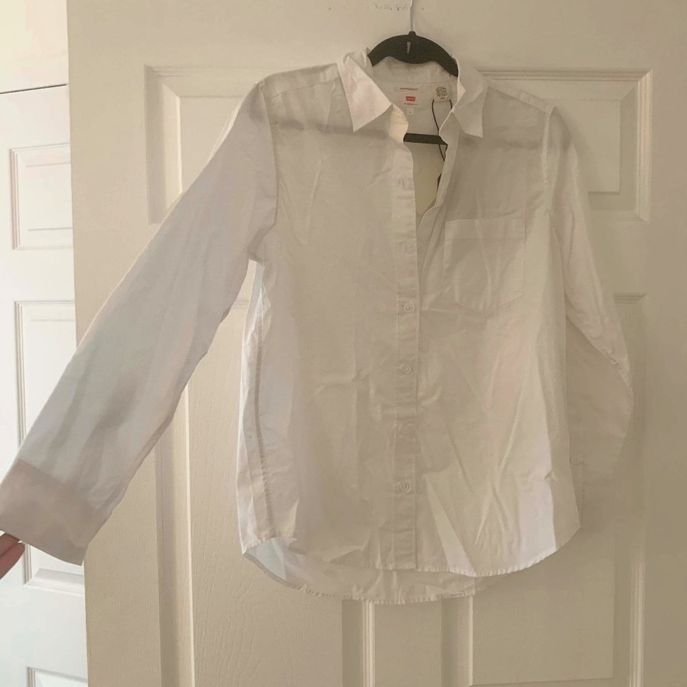 Levi’s NWT White Boyfriend Fit Button Down Shirt S